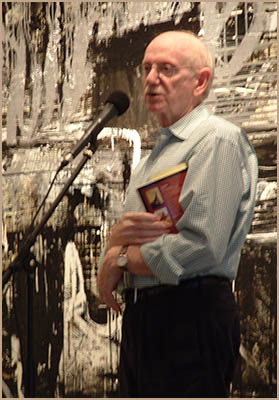Mark Perberg reading at Flat File Gallery, 22 May 2007, for UniVerse of Poetry